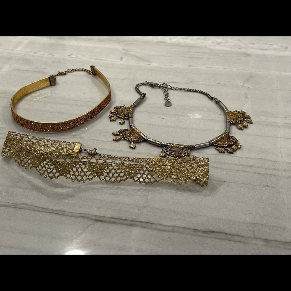 Gold chokers - Picture 2 of 3